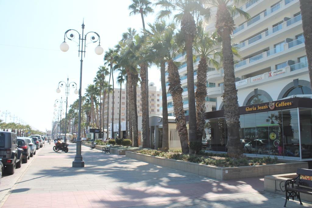 Mama Seaside Apartment Larnaca Esterno foto