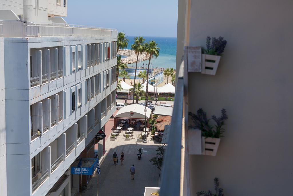 Mama Seaside Apartment Larnaca Esterno foto