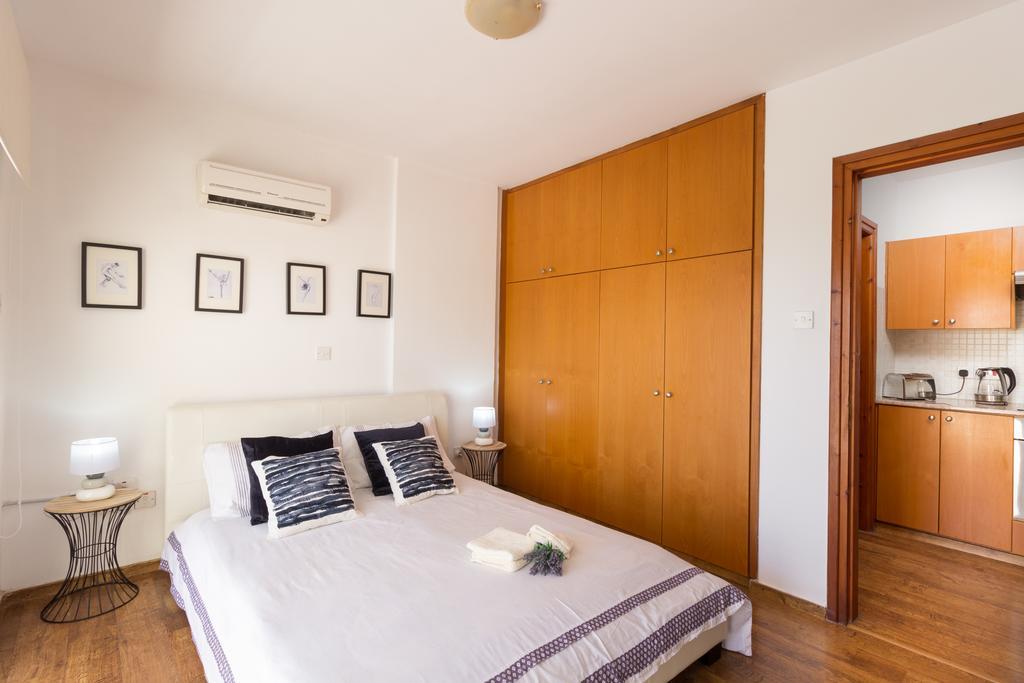 Mama Seaside Apartment Larnaca Esterno foto