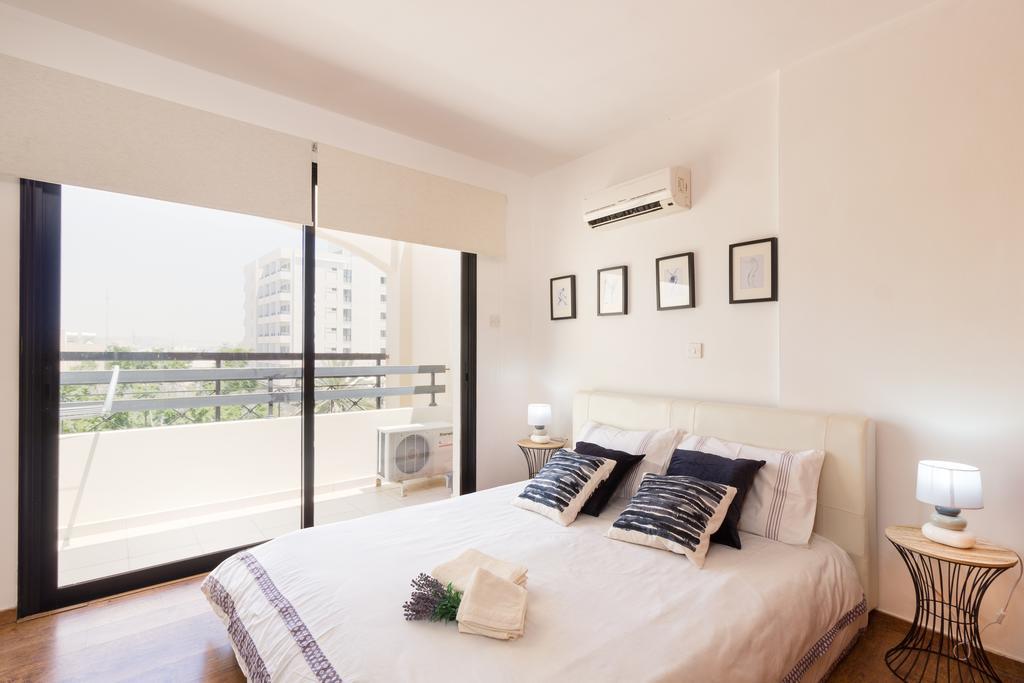 Mama Seaside Apartment Larnaca Esterno foto